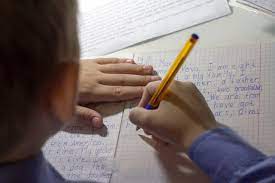 L’apprentissage de l’écriture manuscrite est indispensable au développement de l’enfant