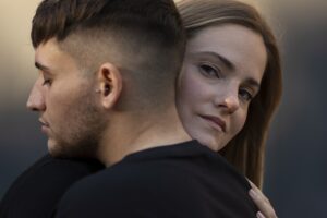 Pourquoi le pervers narcissique revient toujours vers son ex