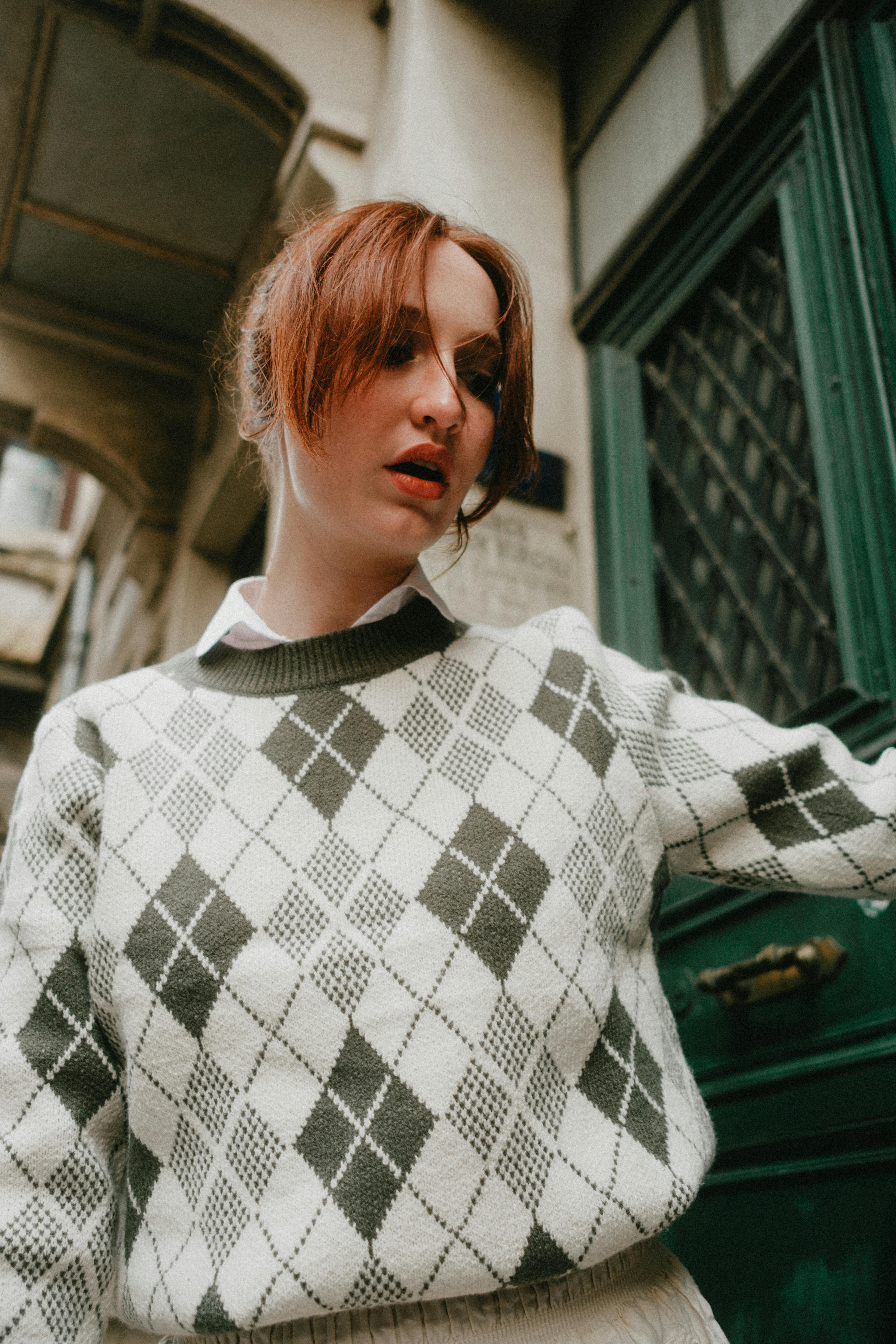 Le pull pour femme, un incontournable de la mode intemporelle